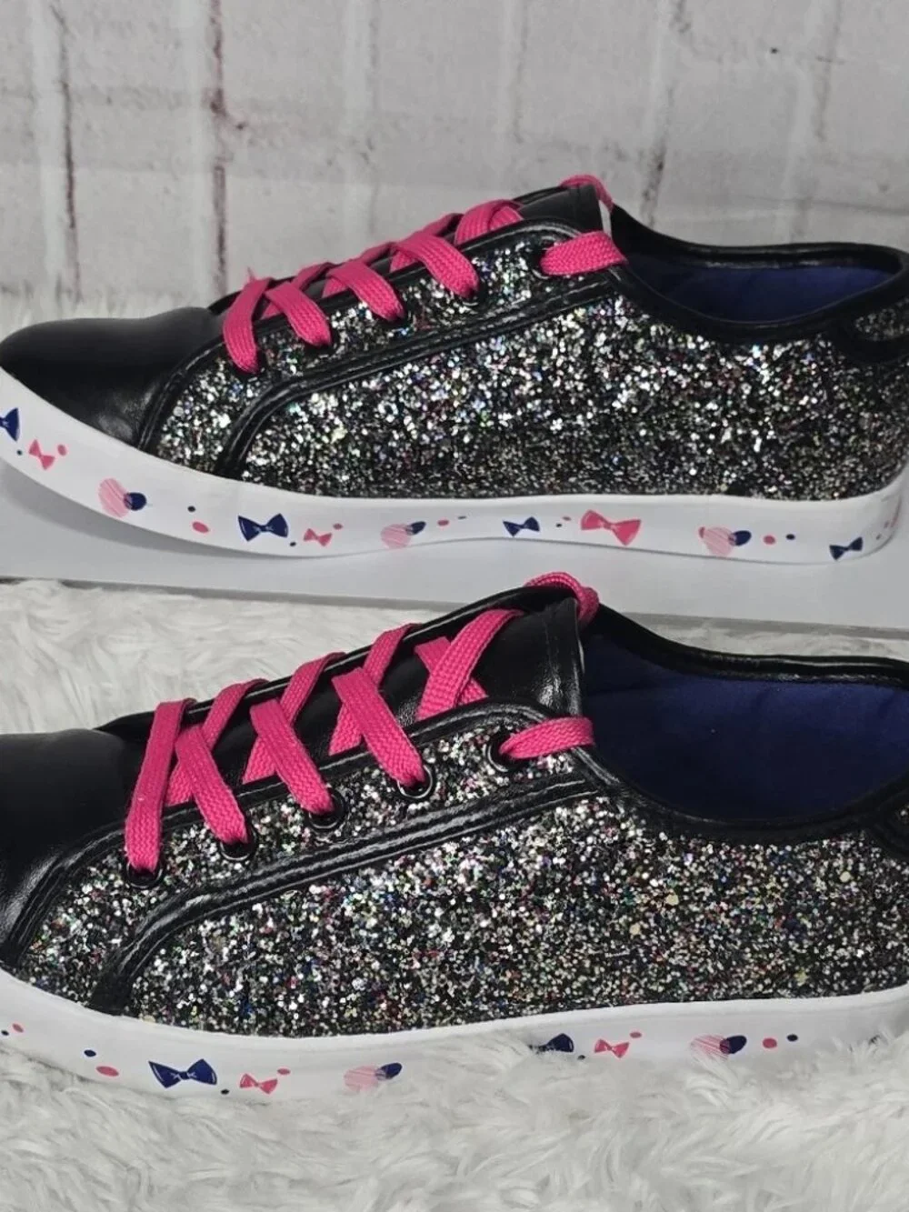 Disney Minnie Mouse Glitter Sneakers Pink Laces Women's Size 10